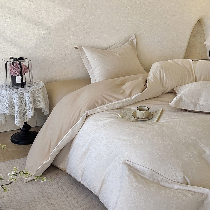 91家纺网 家纺一手货源 找家纺 玉相逢 2026新款全棉60S长绒棉立体厚织提花四件套 腰果-米杏