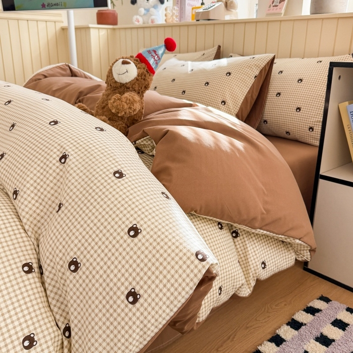 91家纺网 家纺一手货源 找家纺 鑫佳居 2026新款古法仿棉小清新印花四件套 格调熊