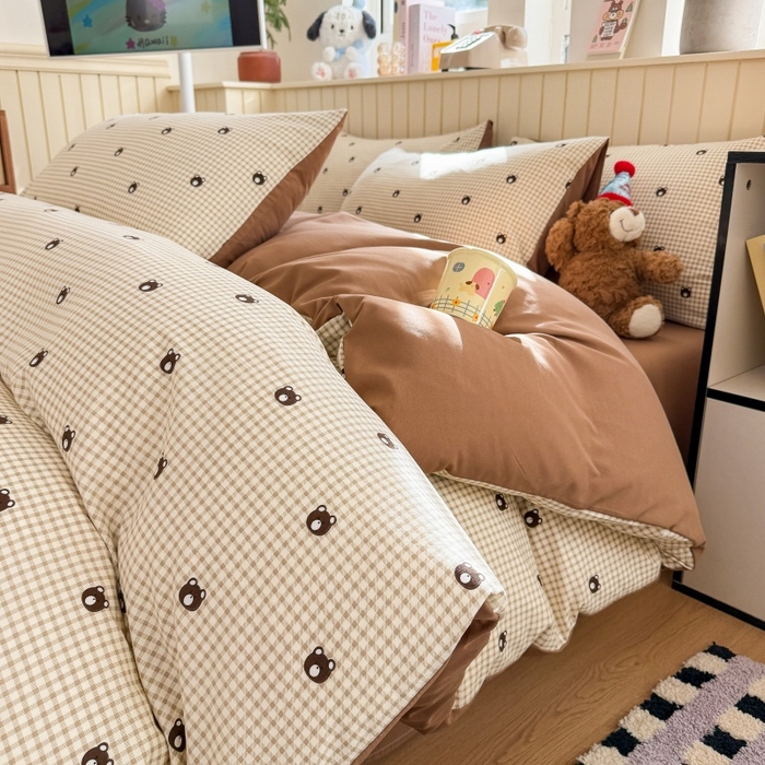 91家纺网 家纺一手货源 找家纺 鑫佳居 2026新款古法仿棉小清新印花四件套 格调熊