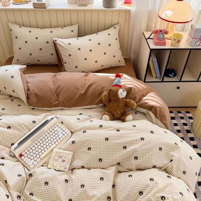 91家纺网 家纺一手货源 找家纺 鑫佳居 2026新款古法仿棉小清新印花四件套 格调熊