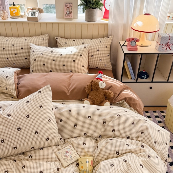 91家纺网 家纺一手货源 找家纺 鑫佳居 2026新款古法仿棉小清新印花四件套 格调熊