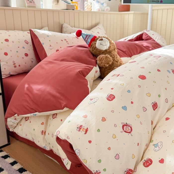 91家纺网 家纺一手货源 找家纺 鑫佳居 2026新款古法仿棉小清新印花四件套 苹果乐园