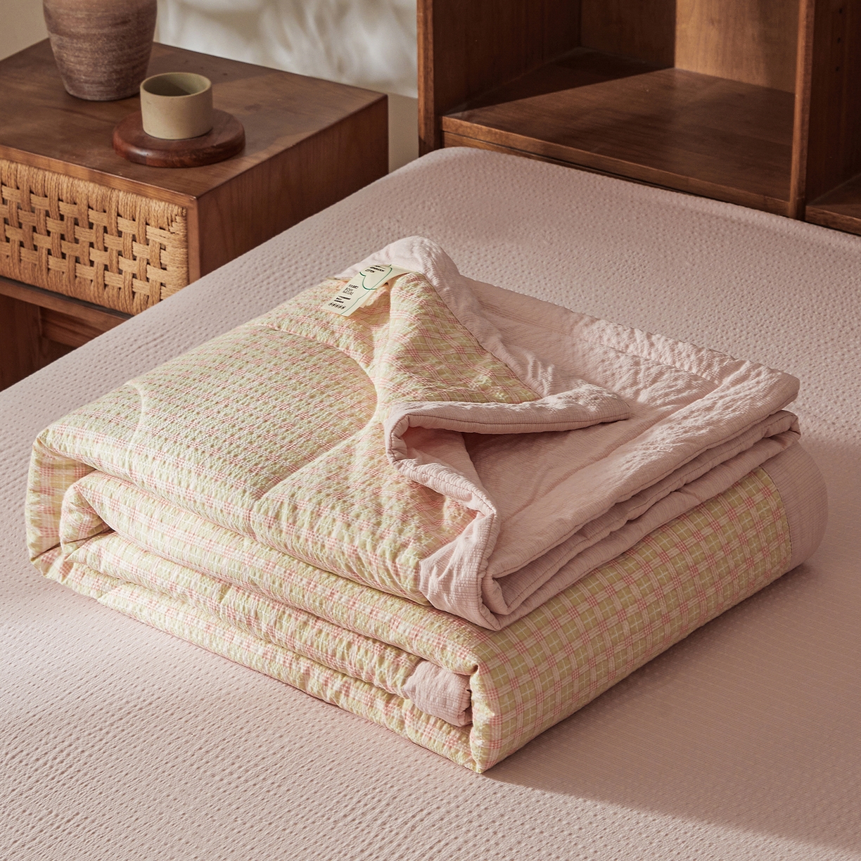 91家纺网 家纺一手货源 找家纺 熙宴家纺 2026新款云感泡芙棉花夏被四件套 粉方格