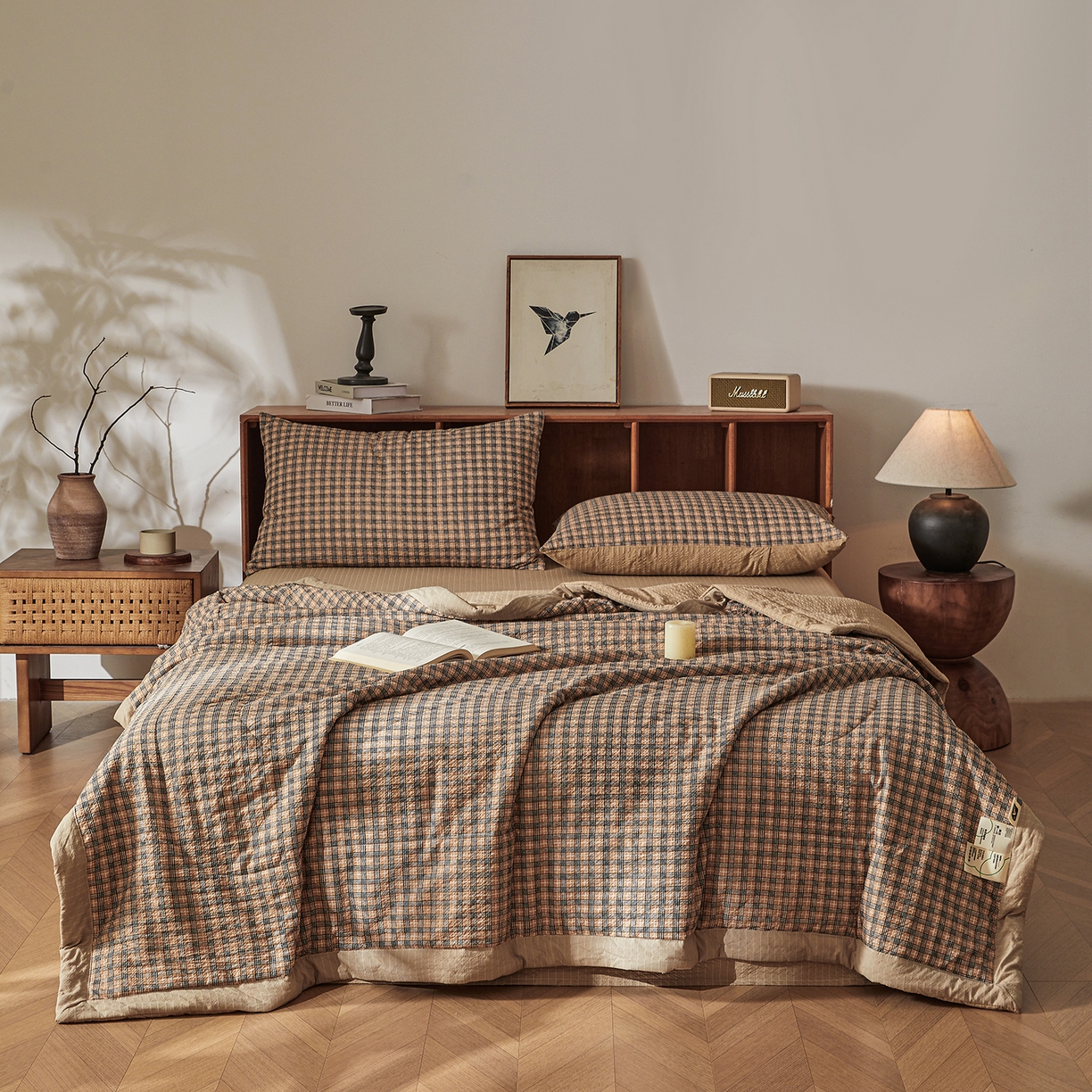 91家纺网 家纺一手货源 找家纺 熙宴家纺 2026新款云感泡芙棉花夏被四件套 咖黑方格