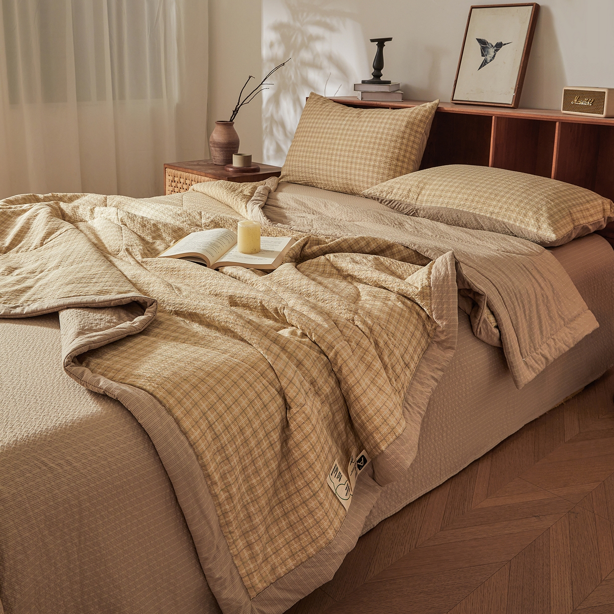 91家纺网 家纺一手货源 找家纺 熙宴家纺 2026新款云感泡芙棉花夏被四件套 咖方格