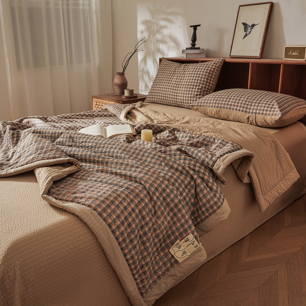 91家纺网 家纺一手货源 找家纺 熙宴家纺 2026新款云感泡芙棉花夏被四件套 咖黑方格