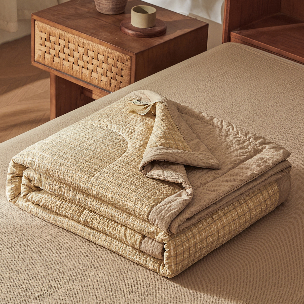 91家纺网 家纺一手货源 找家纺 熙宴家纺 2026新款云感泡芙棉花夏被四件套 咖方格