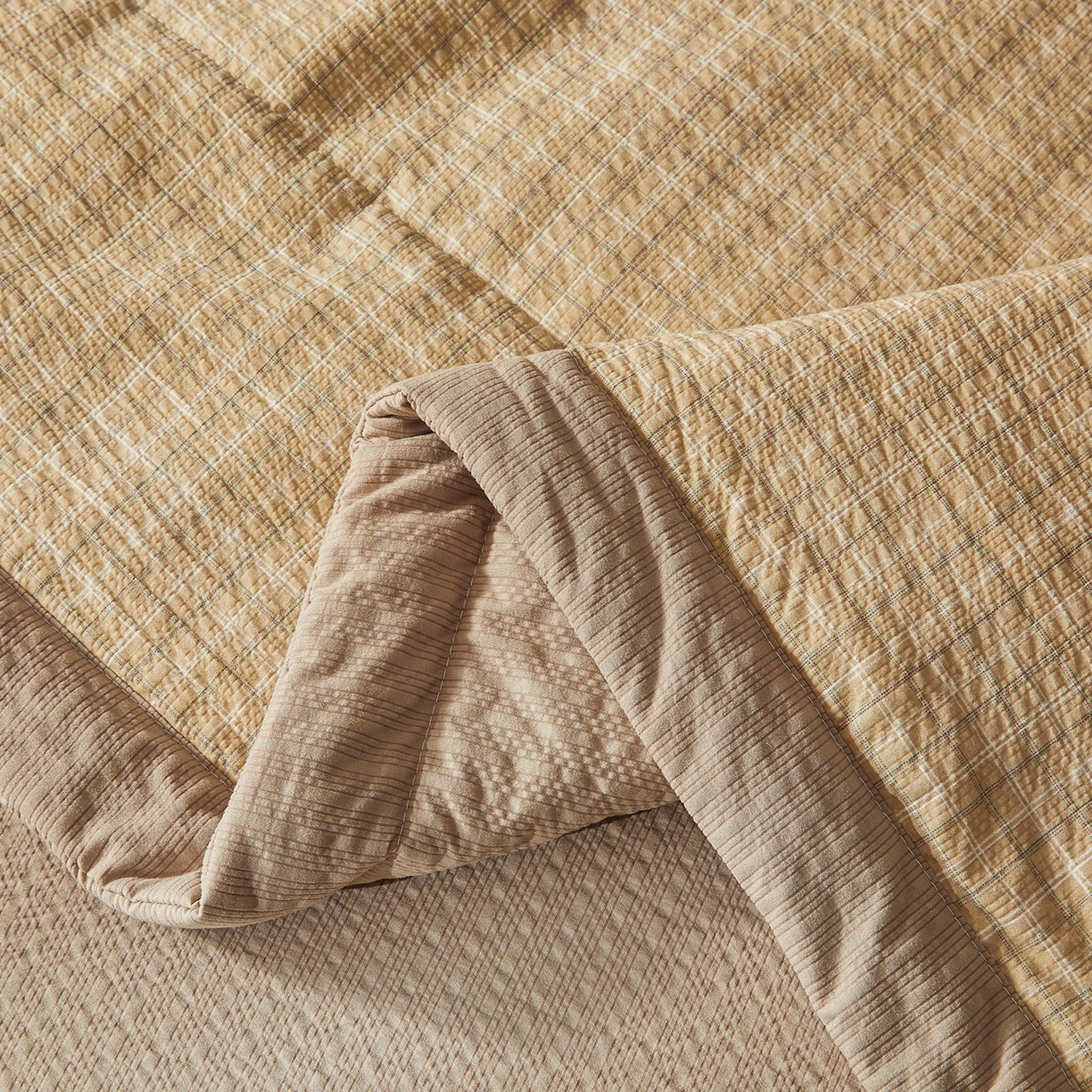 91家纺网 家纺一手货源 找家纺 熙宴家纺 2026新款云感泡芙棉花夏被四件套 咖方格