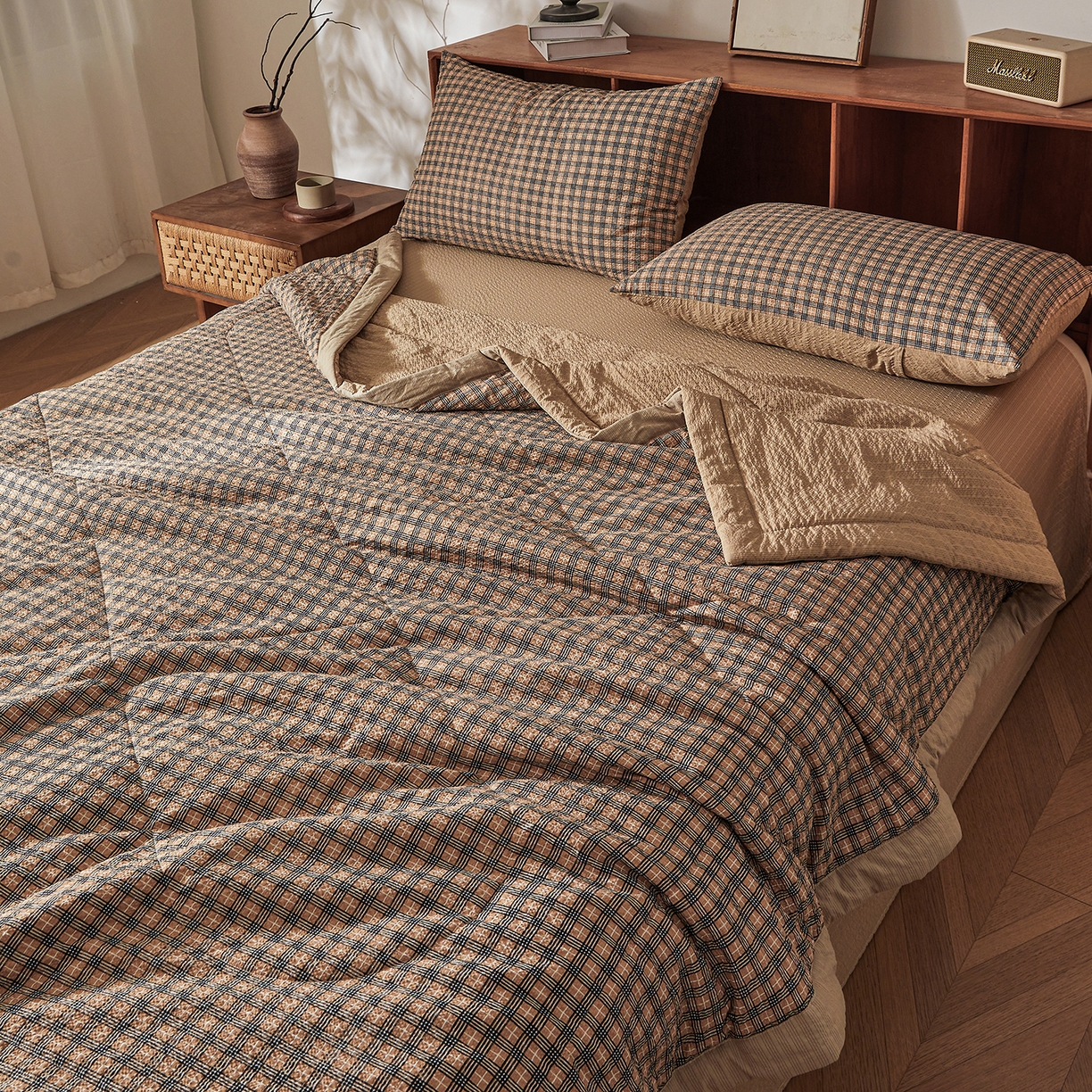 91家纺网 家纺一手货源 找家纺 熙宴家纺 2026新款云感泡芙棉花夏被四件套 咖黑方格