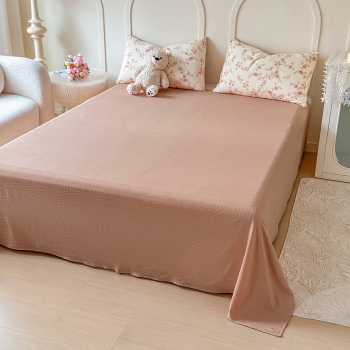 91家纺网 家纺一手货源 找家纺 梦舒阳 2026新款泡芙棉夏被花边款泡芙纱夏凉被四件套空调被带小熊吊牌 暖阳