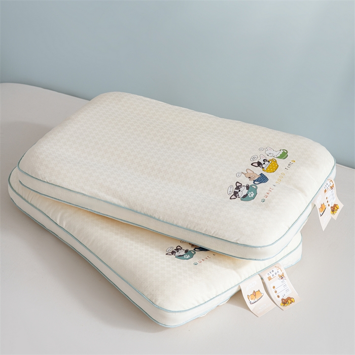 91家纺网 家纺一手货源 找家纺 （总）永乐枕芯 2026新款四只小狗护颈儿童枕枕头枕芯