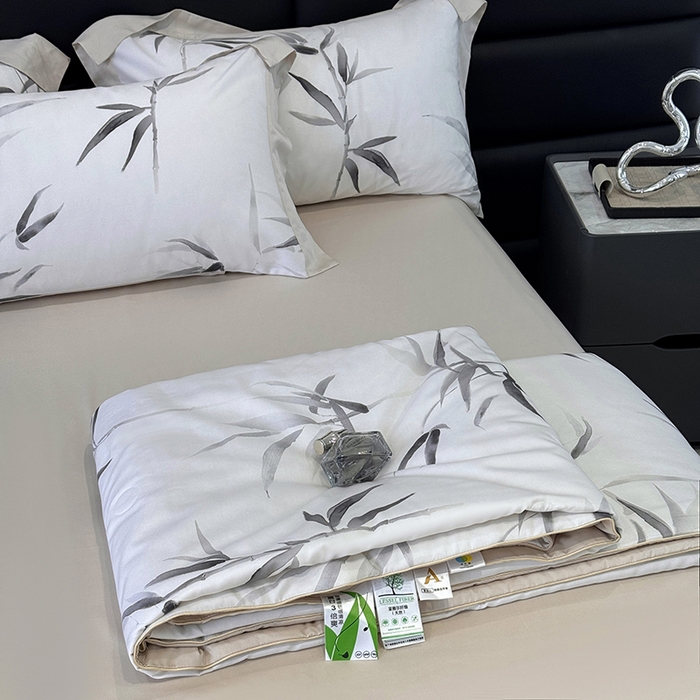 91家纺网 家纺一手货源 找家纺 玉相逢 2026春夏新款莱赛尔天丝夏被嵌绳款数码印花单夏被夏被四件套 轻蔓竹