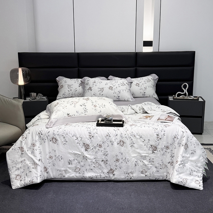 91家纺网 家纺一手货源 找家纺 玉相逢 2026春夏新款莱赛尔天丝夏被嵌绳款数码印花单夏被夏被四件套 情依