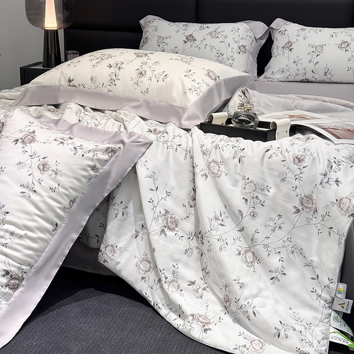 91家纺网 家纺一手货源 找家纺 玉相逢 2026春夏新款莱赛尔天丝夏被嵌绳款数码印花单夏被夏被四件套 情依