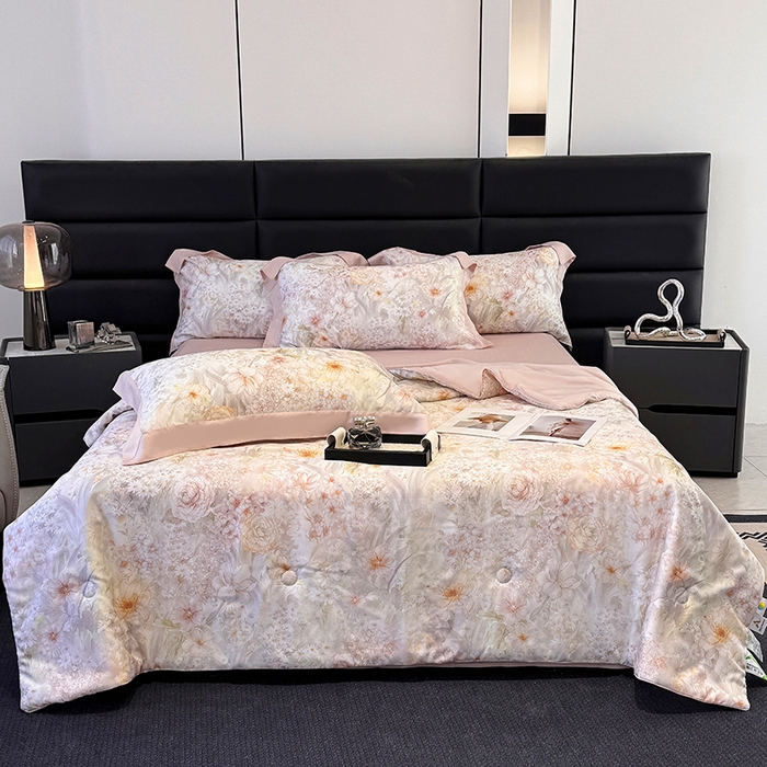 91家纺网 家纺一手货源 找家纺 玉相逢 2026春夏新款莱赛尔天丝夏被嵌绳款数码印花单夏被夏被四件套 筱然