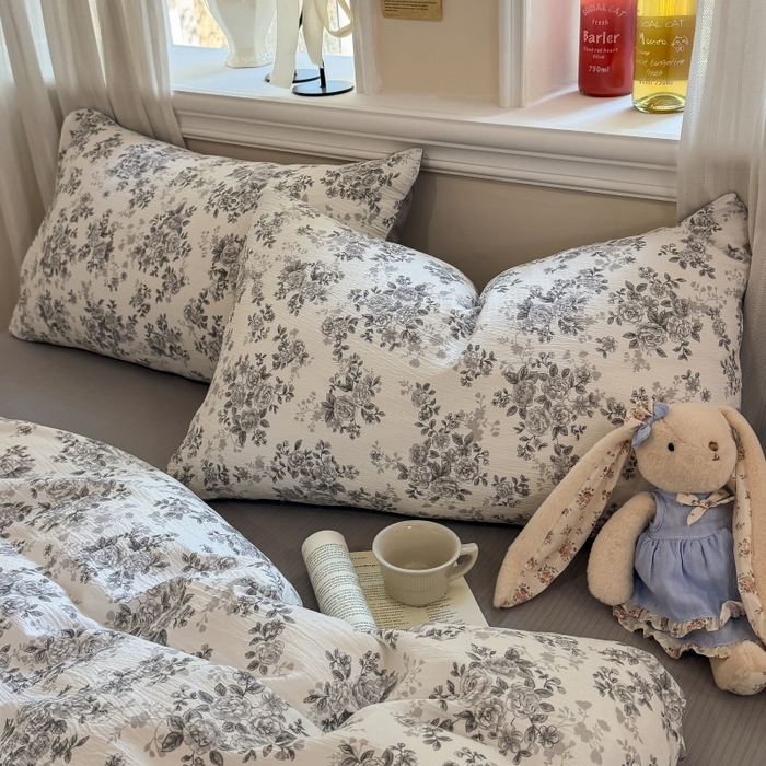 91家纺网 家纺一手货源 找家纺 鑫佳居 2026新款水洗针织提花双层纱四件套 雾影玫瑰