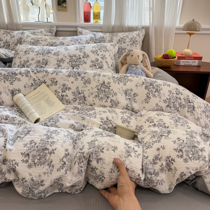 91家纺网 家纺一手货源 找家纺 鑫佳居 2026新款水洗针织提花双层纱四件套 雾影玫瑰