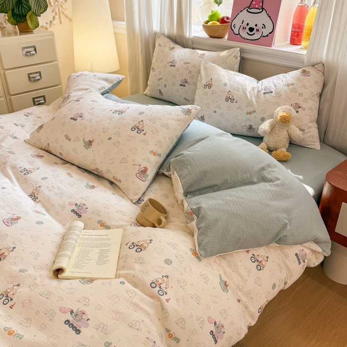 91家纺网 家纺一手货源 找家纺 鑫佳居 2026新款水洗针织提花双层纱四件套 童趣小车队