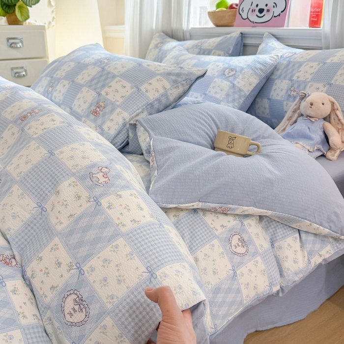 91家纺网 家纺一手货源 找家纺 鑫佳居 2026新款水洗针织提花双层纱四件套 童话木马