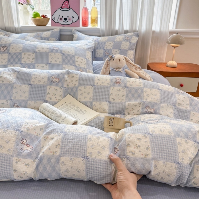 91家纺网 家纺一手货源 找家纺 鑫佳居 2026新款水洗针织提花双层纱四件套 童话木马