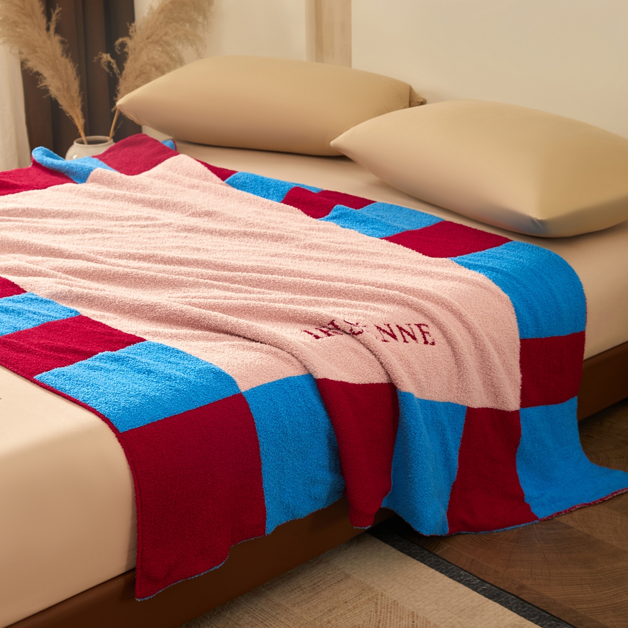 91家纺网 家纺一手货源 找家纺 航途席业 2026新款半边绒毛毯毯子 格间红蓝