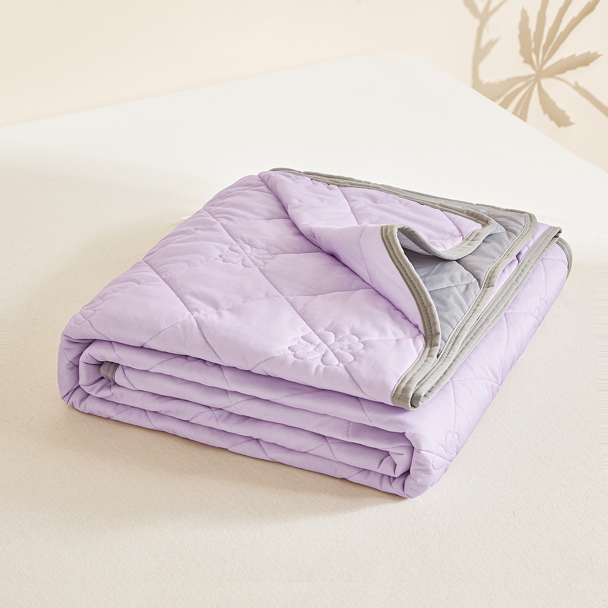 91家纺网 家纺一手货源 找家纺 （总）魅图家纺 2026新款跨境A类凉感丝夏被-英文版