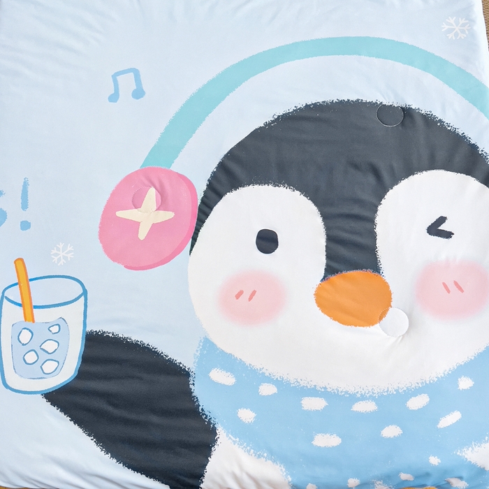 91家纺网 家纺一手货源 找家纺 御棉坊2026新款A类锦氨数码印花大版蚕丝儿童夏凉被幼儿园午睡被宝宝夏季空调被薄被子 动感企鹅