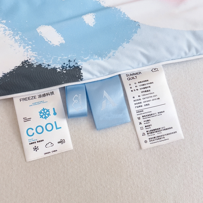 91家纺网 家纺一手货源 找家纺 御棉坊2026新款A类锦氨数码印花大版蚕丝儿童夏凉被幼儿园午睡被宝宝夏季空调被薄被子 动感企鹅