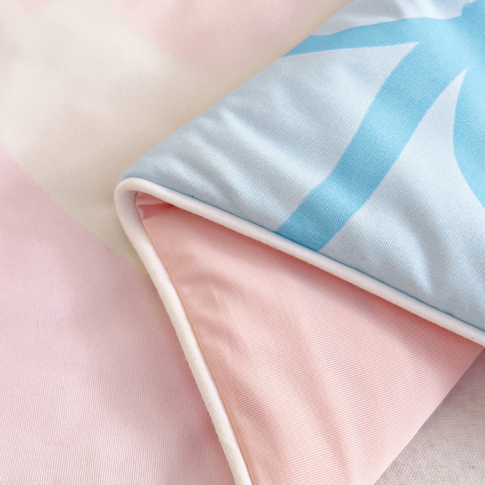 91家纺网 家纺一手货源 找家纺 御棉坊2026新款A类锦氨数码印花大版蚕丝儿童夏凉被幼儿园午睡被宝宝夏季空调被薄被子 美美猫