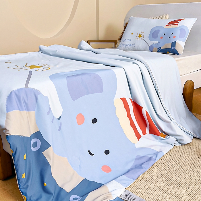 91家纺网 家纺一手货源 找家纺 御棉坊2026新款A类锦氨数码印花大版蚕丝儿童夏凉被幼儿园午睡被宝宝夏季空调被薄被子 魔法小象