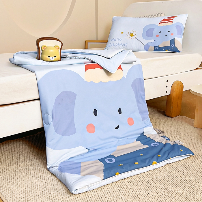 91家纺网 家纺一手货源 找家纺 御棉坊2026新款A类锦氨数码印花大版蚕丝儿童夏凉被幼儿园午睡被宝宝夏季空调被薄被子 魔法小象