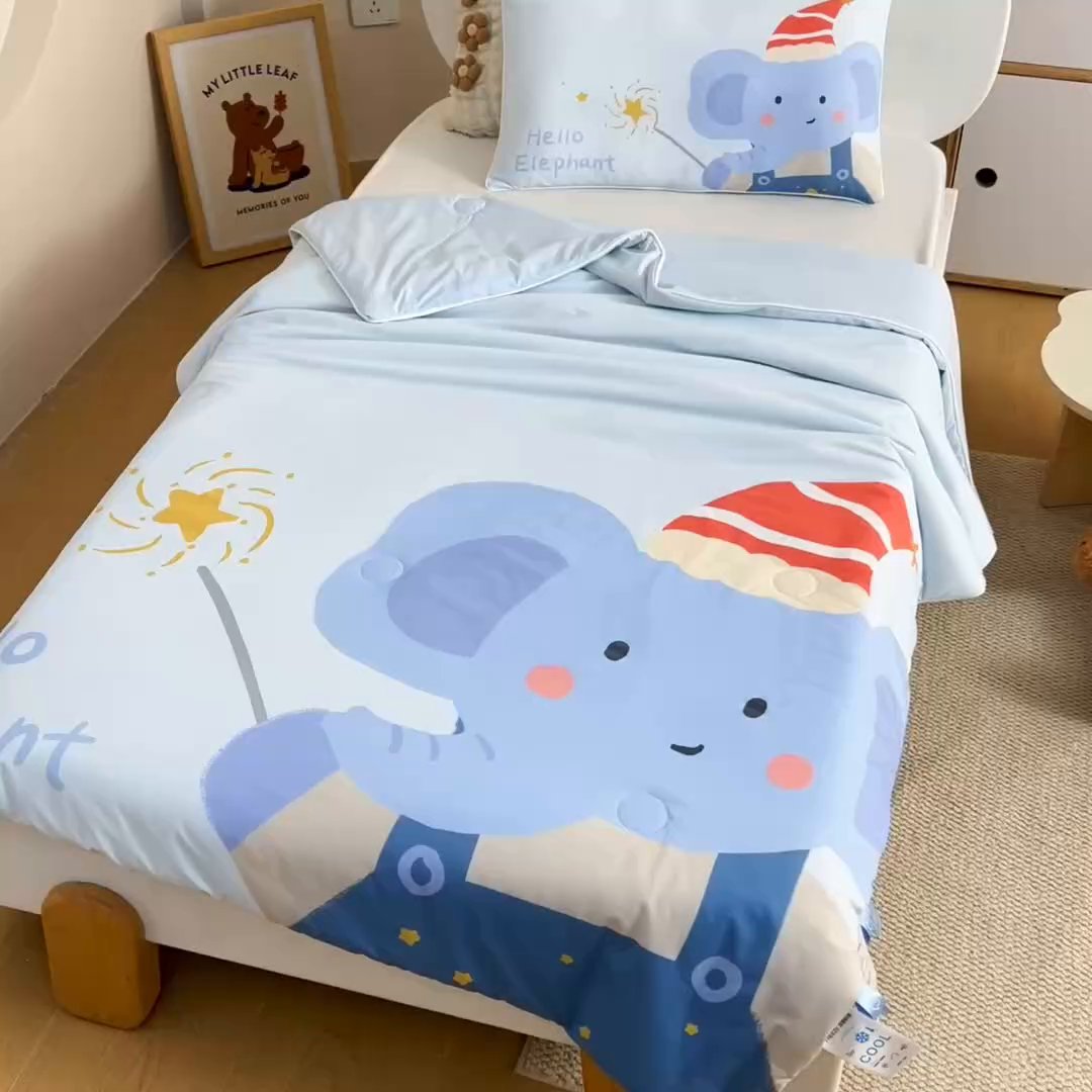 91家纺网 家纺一手货源 找家纺 御棉坊2026新款A类锦氨数码印花大版蚕丝儿童夏凉被幼儿园午睡被宝宝夏季空调被薄被子 魔法小象