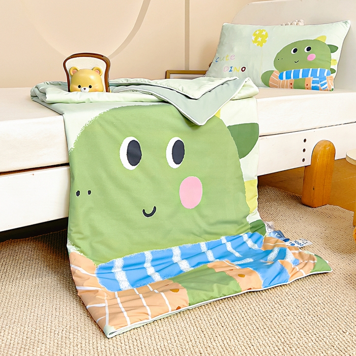 91家纺网 家纺一手货源 找家纺 御棉坊2026新款A类锦氨数码印花大版蚕丝儿童夏凉被幼儿园午睡被宝宝夏季空调被薄被子 俏皮龙