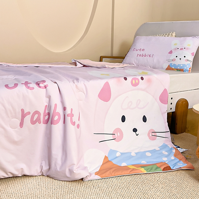 91家纺网 家纺一手货源 找家纺 御棉坊2026新款A类锦氨数码印花大版蚕丝儿童夏凉被幼儿园午睡被宝宝夏季空调被薄被子 兔妹妹