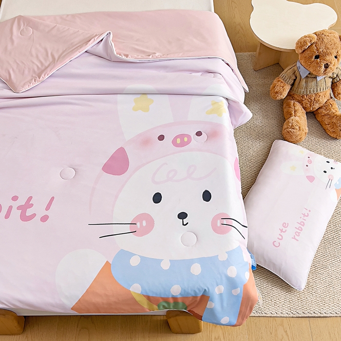 91家纺网 家纺一手货源 找家纺 御棉坊2026新款A类锦氨数码印花大版蚕丝儿童夏凉被幼儿园午睡被宝宝夏季空调被薄被子 兔妹妹