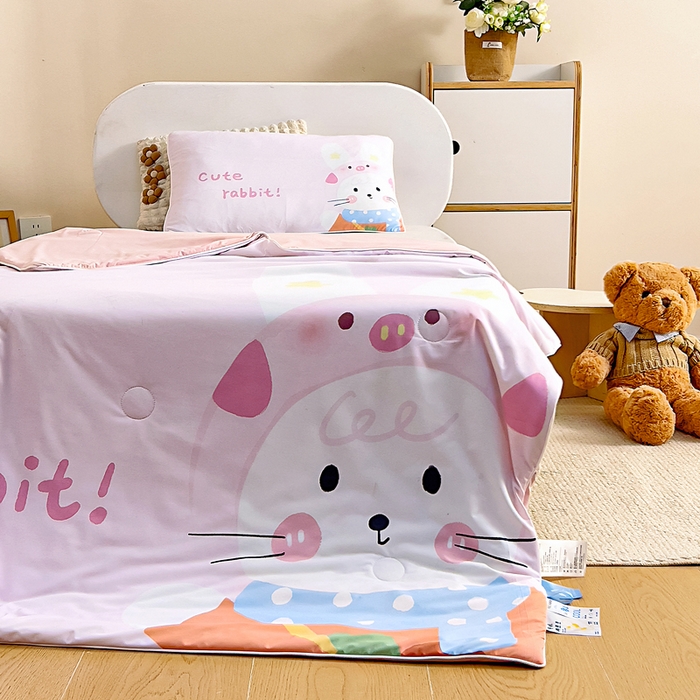 91家纺网 家纺一手货源 找家纺 御棉坊2026新款A类锦氨数码印花大版蚕丝儿童夏凉被幼儿园午睡被宝宝夏季空调被薄被子 兔妹妹