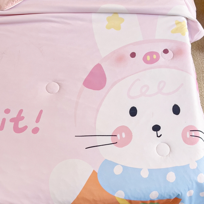 91家纺网 家纺一手货源 找家纺 御棉坊2026新款A类锦氨数码印花大版蚕丝儿童夏凉被幼儿园午睡被宝宝夏季空调被薄被子 兔妹妹