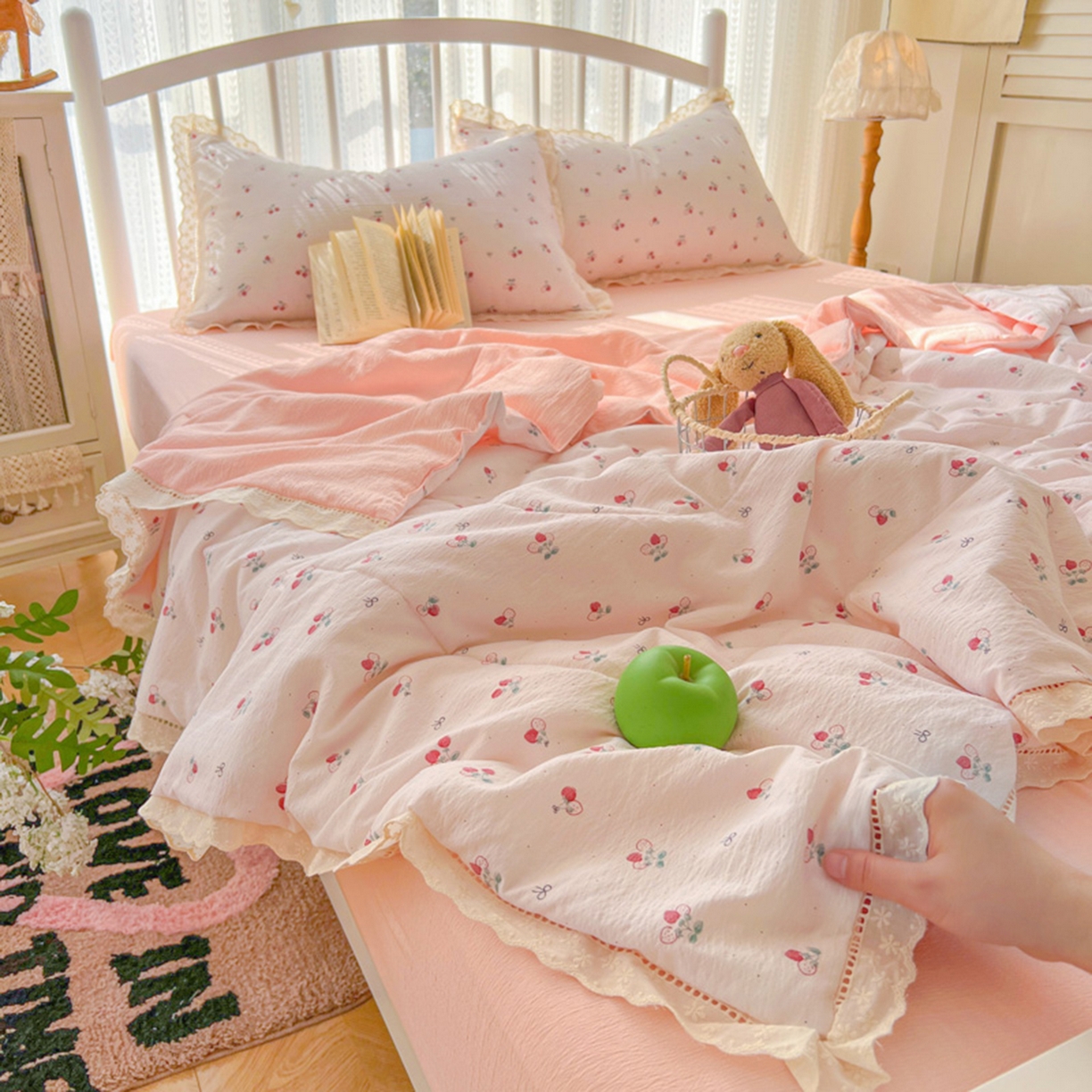 91家纺网 家纺一手货源 找家纺 （总）港岛妹妹 2026新款镂空花边夏被 夏被四件套