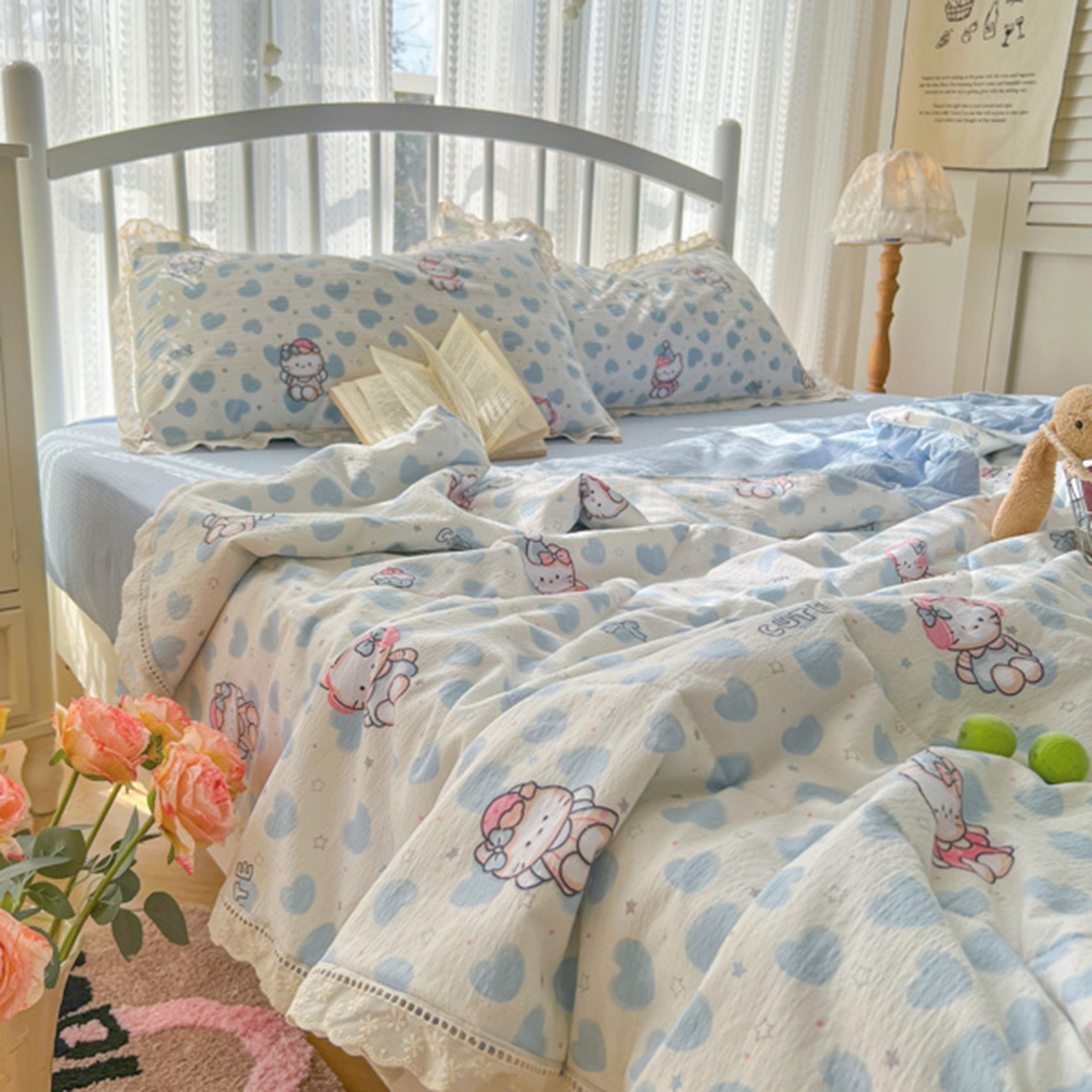 91家纺网 家纺一手货源 找家纺 港岛妹妹 2026新款镂空花边夏被 夏被四件套 爱心凯蒂