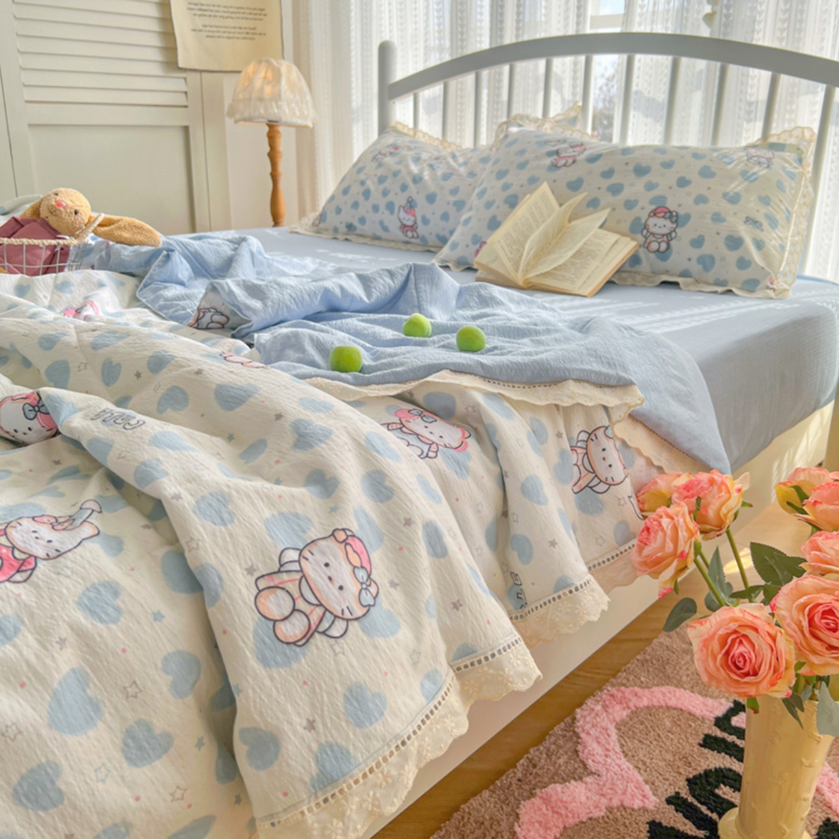 91家纺网 家纺一手货源 找家纺 港岛妹妹 2026新款镂空花边夏被 夏被四件套 爱心凯蒂