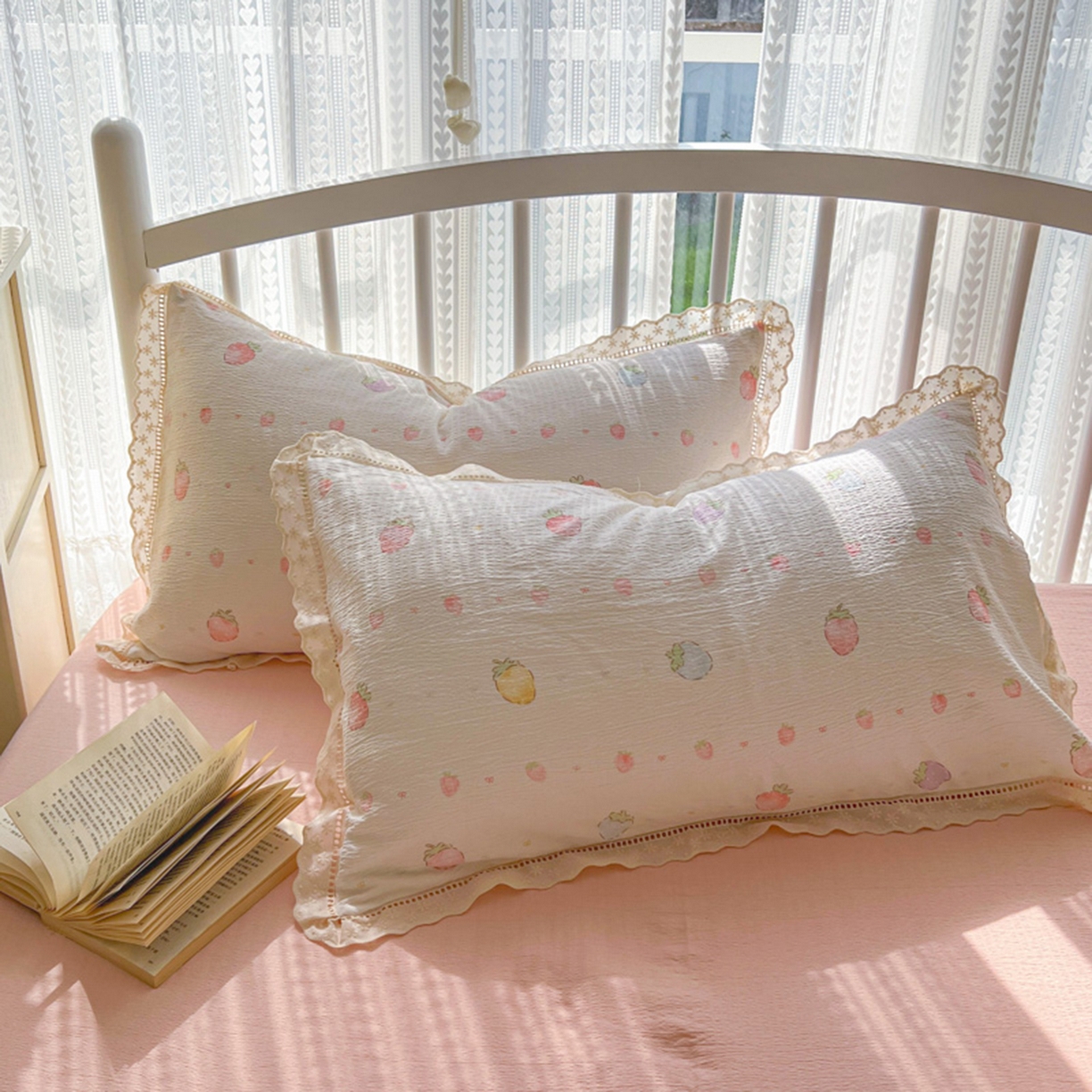 91家纺网 家纺一手货源 找家纺 港岛妹妹 2026新款镂空花边夏被 夏被四件套 草莓果园