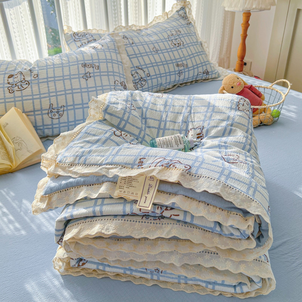 91家纺网 家纺一手货源 找家纺 港岛妹妹 2026新款镂空花边夏被 夏被四件套 格格屋