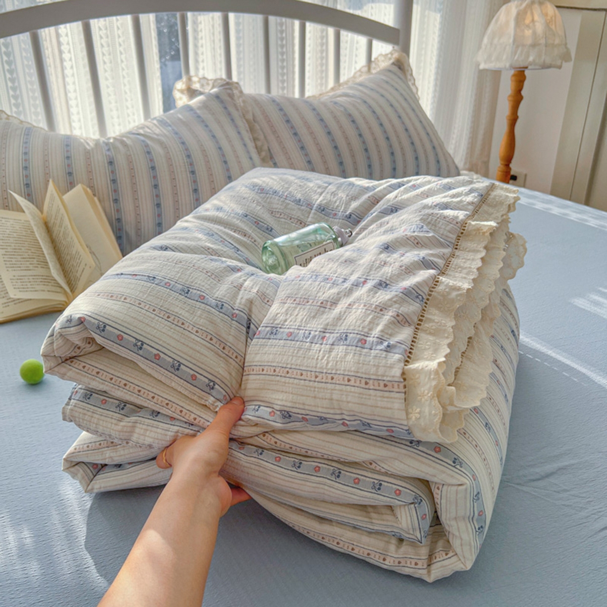 91家纺网 家纺一手货源 找家纺 港岛妹妹 2026新款镂空花边夏被 夏被四件套 米兰