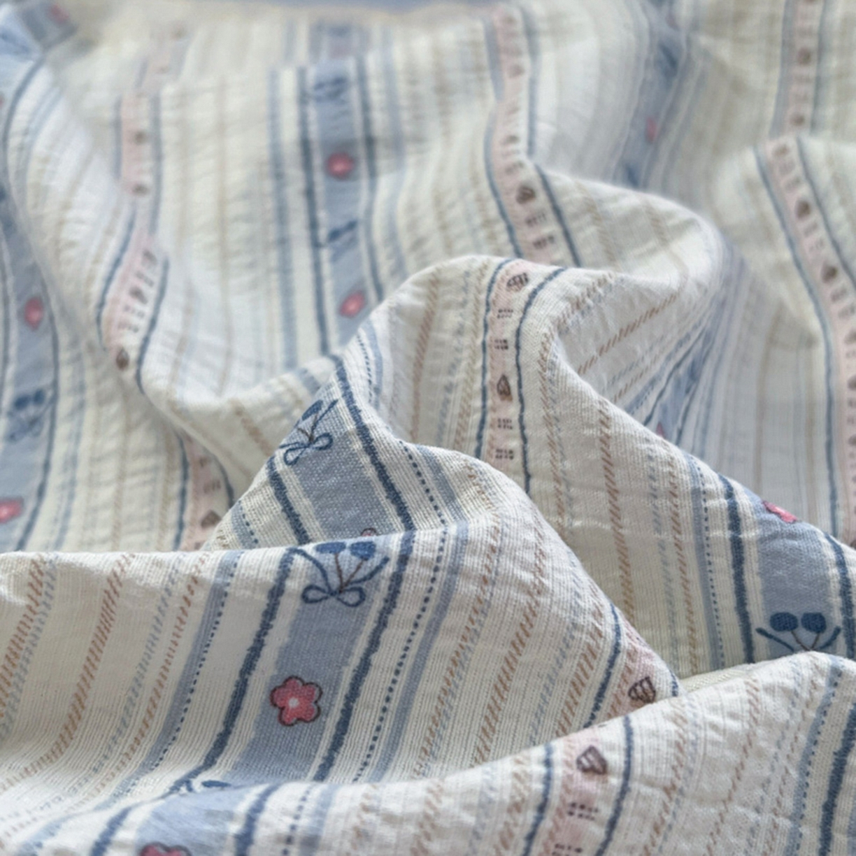 91家纺网 家纺一手货源 找家纺 港岛妹妹 2026新款镂空花边夏被 夏被四件套 米兰