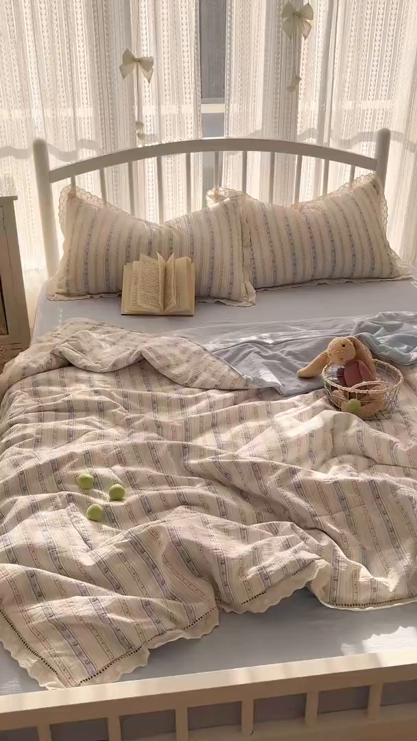 91家纺网 家纺一手货源 找家纺 港岛妹妹 2026新款镂空花边夏被 夏被四件套 米兰