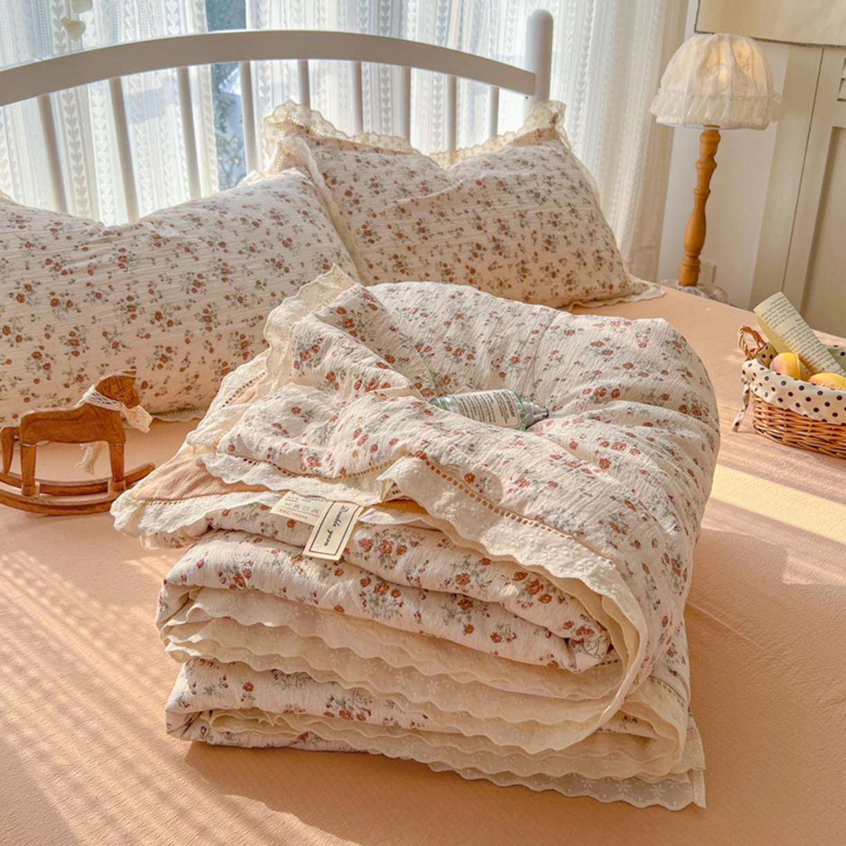 91家纺网 家纺一手货源 找家纺 港岛妹妹 2026新款镂空花边夏被 夏被四件套 木蔓秋诗