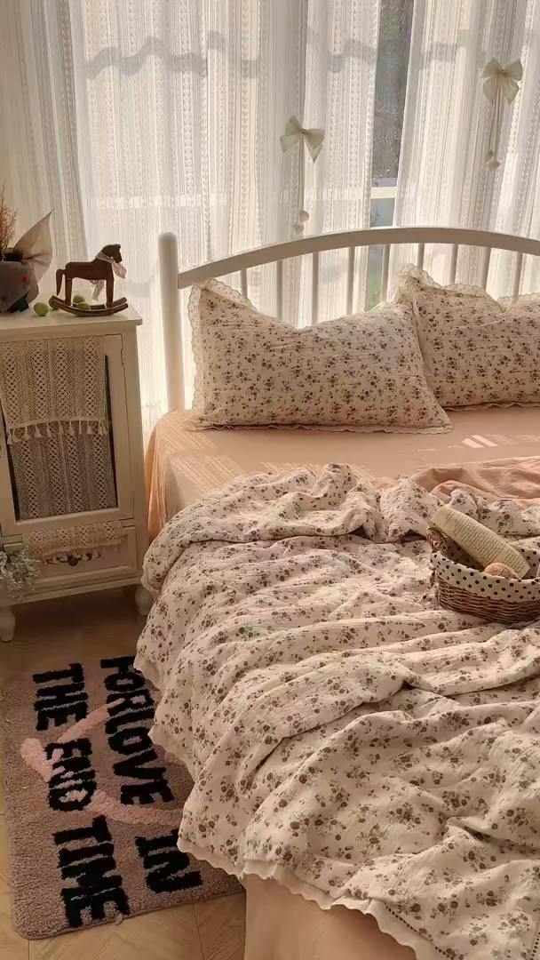 91家纺网 家纺一手货源 找家纺 港岛妹妹 2026新款镂空花边夏被 夏被四件套 木蔓秋诗