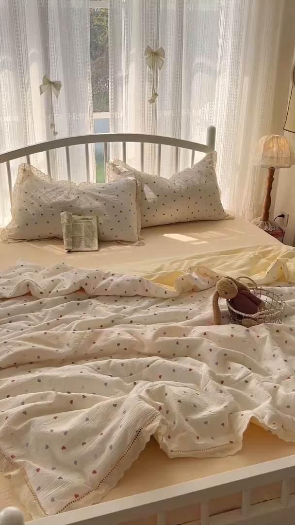 91家纺网 家纺一手货源 找家纺 港岛妹妹 2026新款镂空花边夏被 夏被四件套 奶油小爱心