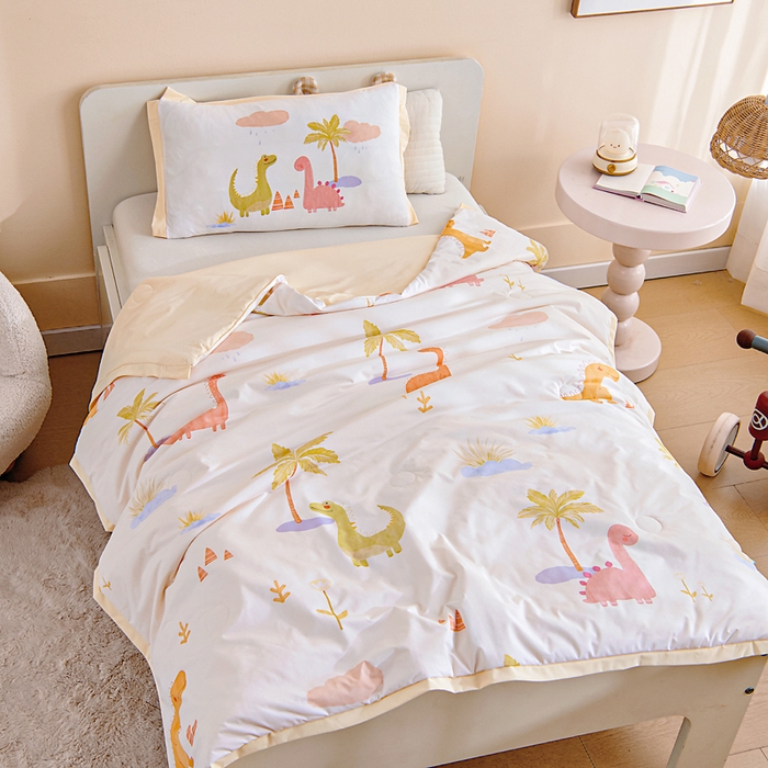 91家纺网 家纺一手货源 找家纺 御棉坊2026新款A类锦氨数码印花圆网蚕丝儿童夏凉被幼儿园午睡被宝宝夏季空调被薄被子 锦氨-海岸村米