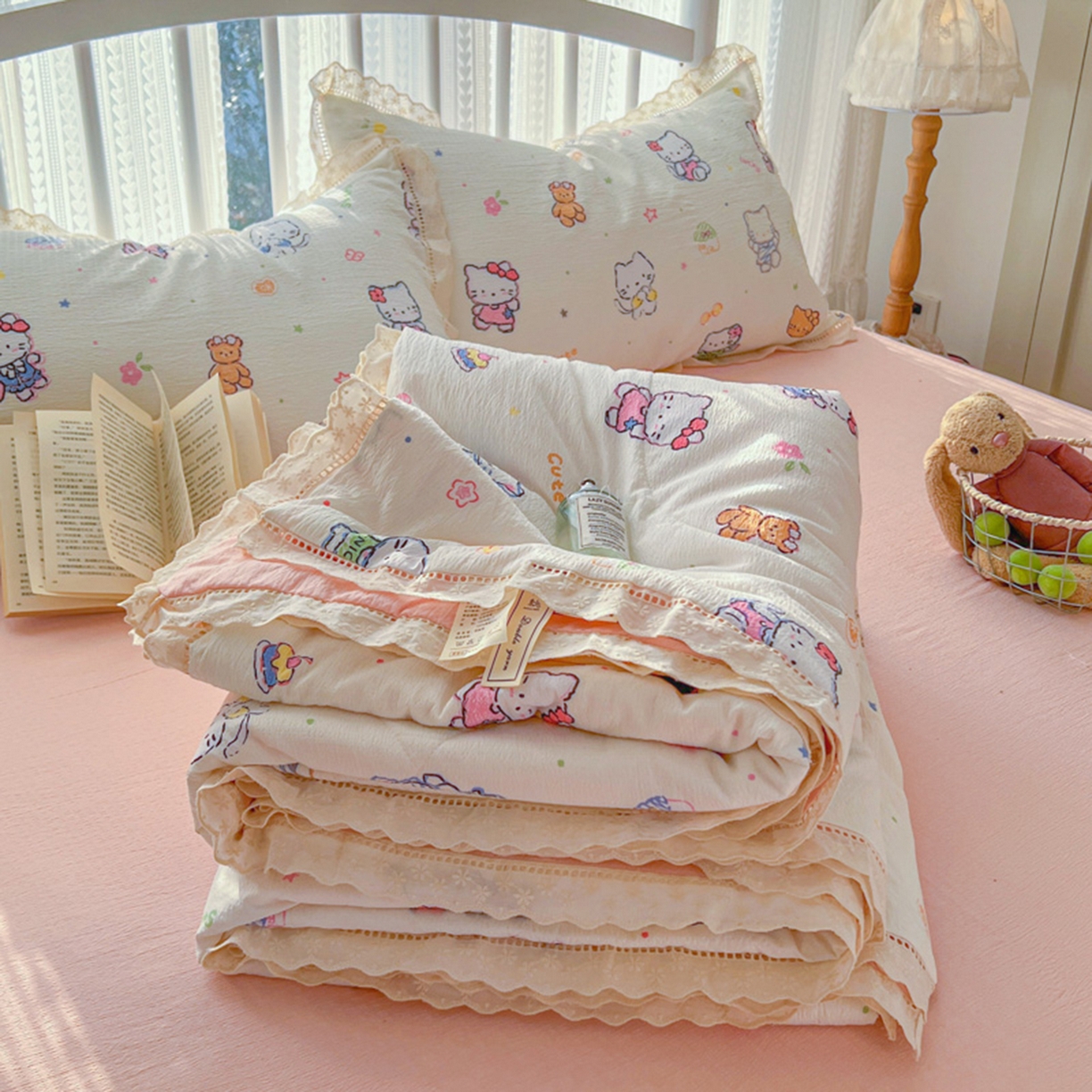 91家纺网 家纺一手货源 找家纺 港岛妹妹 2026新款镂空花边夏被 夏被四件套 泡芙小猫